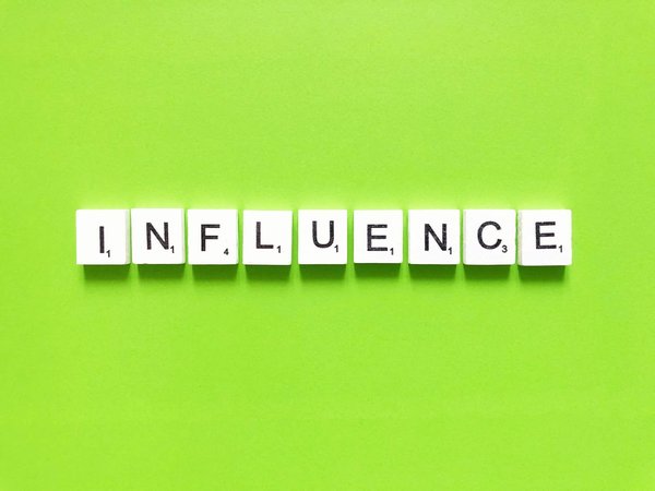 How to Develop an Effective Influencer Marketing Strategy for UK Fashion Brands?